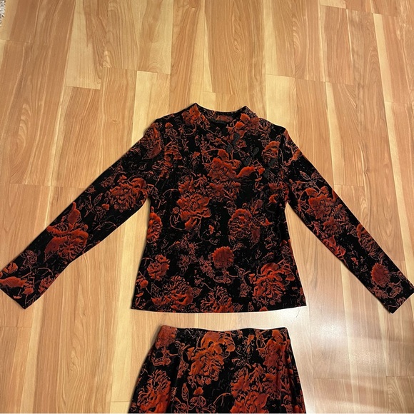 NYPL Collection and Mirasol floral long sleeve and skirt matching set - Picture 3 of 5